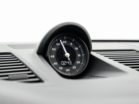 Used 2024 Porsche 911 Carrera GTS image 18