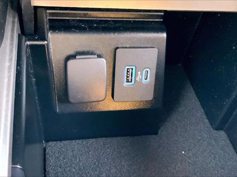 Certified 2021 Ford Explorer ST w/ Equipment Group 401A image 32