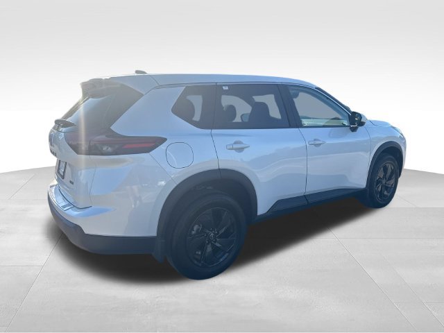 Certified 2026 Nissan Rogue SV AWD/4WD image 6