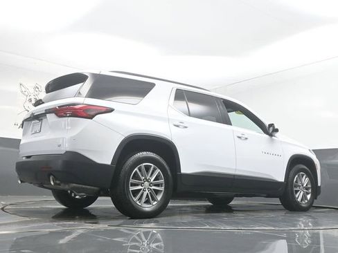 Used 2023 Chevrolet Traverse LT image 33