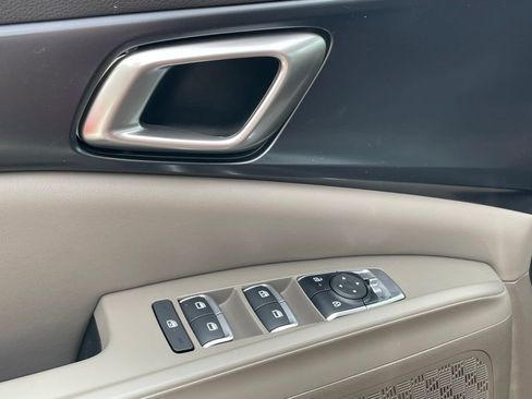 New 2026 Kia Carnival FWD image 11