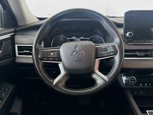 Used 2024 Mitsubishi Outlander SE image 18