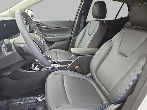 Certified 2025 Buick Encore GX Sport Touring w/ Comfort Package image 15