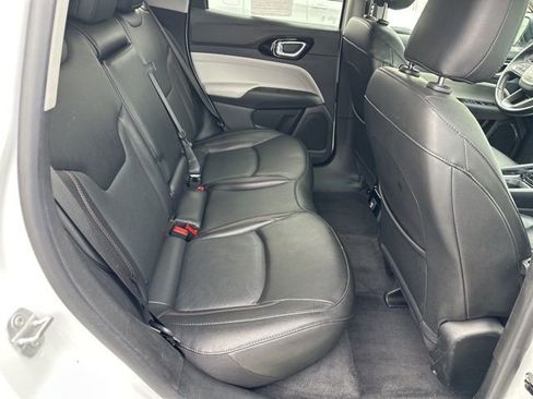 Certified 2022 Jeep Compass Limited AWD/4WD image 18