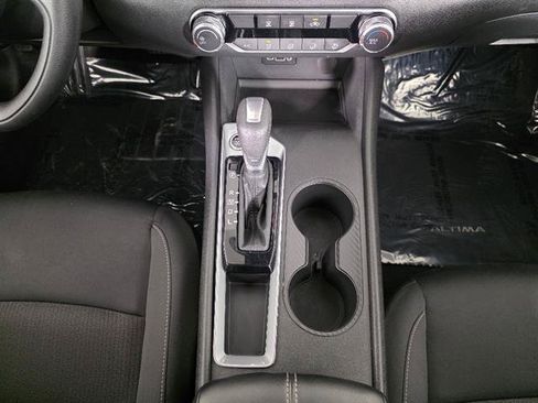 Used 2025 Nissan Altima 2.5 SV FWD image 35