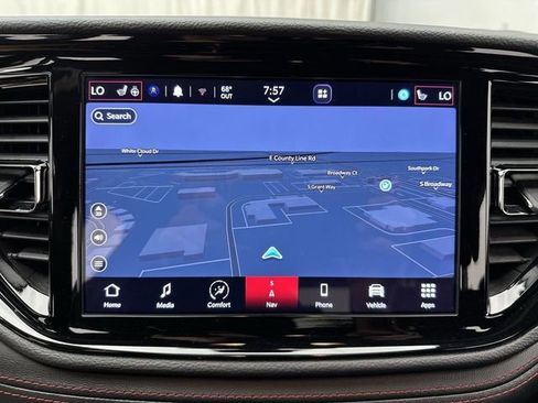 Used 2025 Dodge Durango GT AWD/4WD image 18