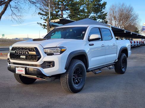 Used 2020 Toyota Tacoma image 4
