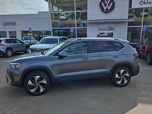 New 2026 Volkswagen Taos SE AWD/4WD image 8
