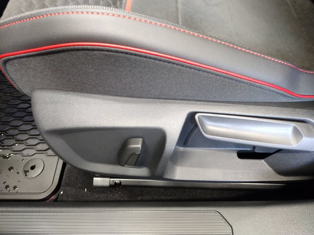 New 2026 Volkswagen GTI SE FWD image 20