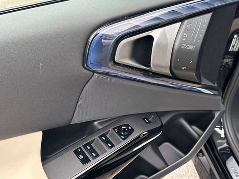 Used 2026 BMW X3 xDrive30 w/ M Sport Package image 23