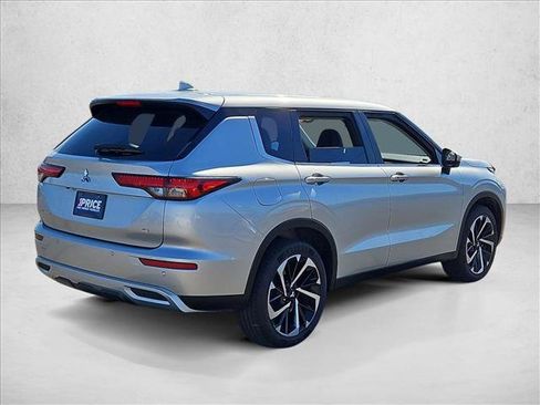 Used 2024 Mitsubishi Outlander SE FWD image 5