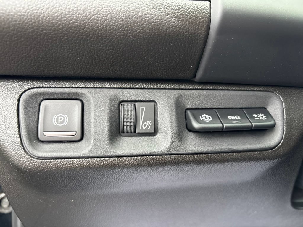 Used 2022 GMC Acadia AT4 w/ Technology Package AWD/4WD image 15