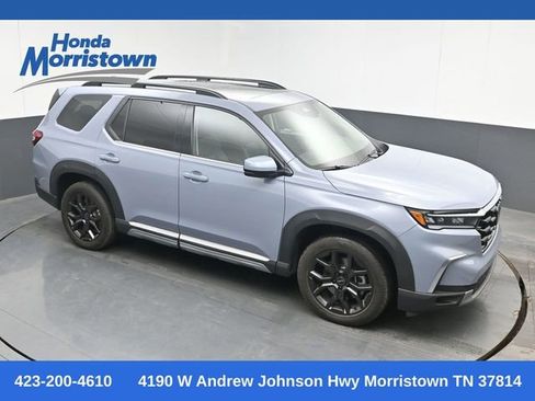 Used 2025 Honda Pilot Touring image 1