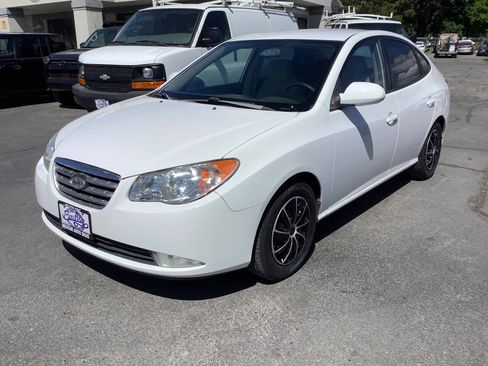 Used 2008 Hyundai Elantra SE FWD image 2