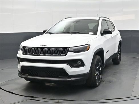 New 2026 Jeep Compass Latitude image 8