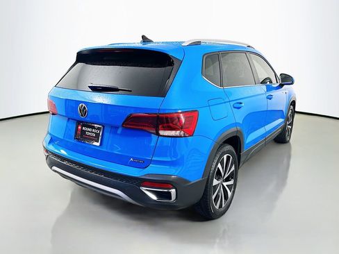 Used 2022 Volkswagen Taos SE image 5