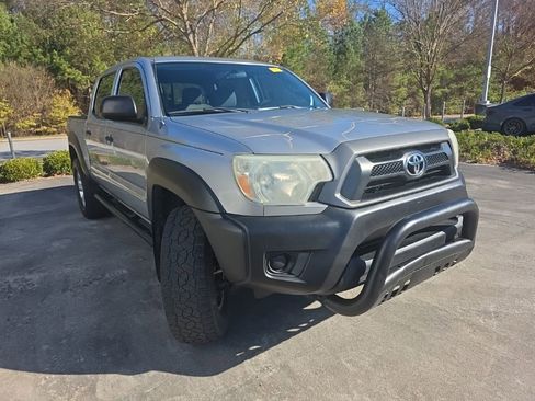 Used 2015 Toyota Tacoma PreRunner image 9