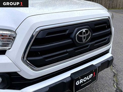 Used 2019 Toyota Tacoma SR5 AWD/4WD image 32