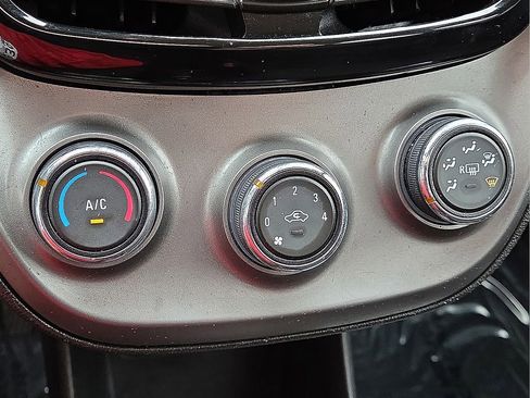 Used 2021 Chevrolet Spark LT image 27