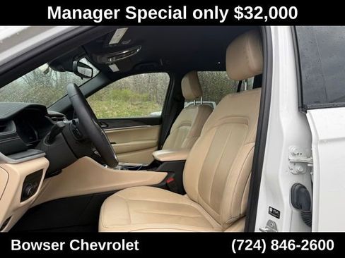 Used 2023 Jeep Grand Cherokee Limited w/ Trailer Tow Prep Group (B) AWD/4WD image 2