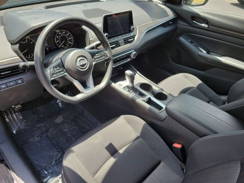 Used 2025 Nissan Altima 2.5 SV FWD image 20