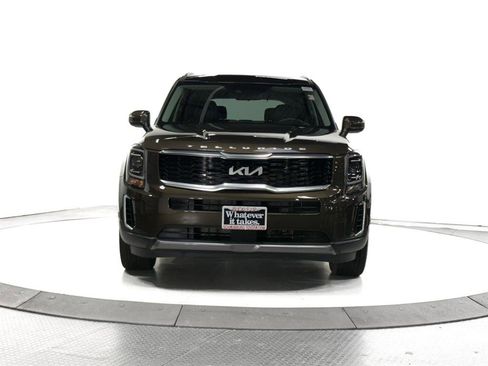 Used 2022 Kia Telluride S image 2
