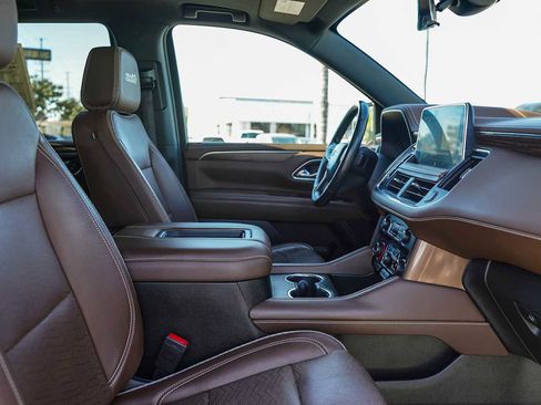 Used 2021 Chevrolet Tahoe High Country w/ Premium Package image 15