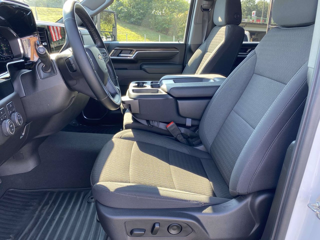 Used 2025 Chevrolet Silverado 2500 LT w/ Convenience Package AWD/4WD image 24
