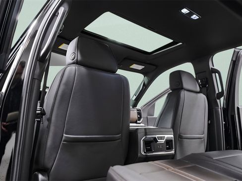 Used 2025 Chevrolet Silverado 1500 High Country w/ Midnight Edition image 29