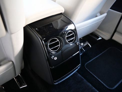 Certified 2018 Rolls-Royce Phantom Sedan image 28