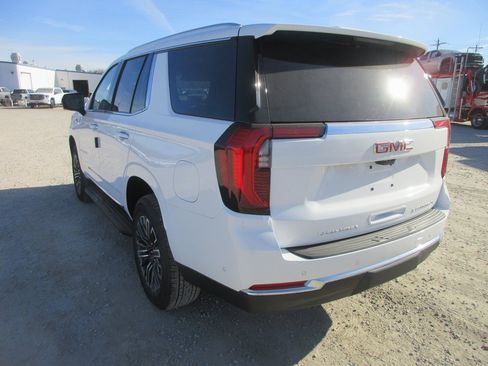 New 2026 GMC Yukon Elevation image 7
