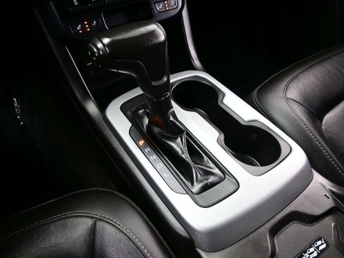 Used 2018 Chevrolet Colorado ZR2 AWD/4WD image 22