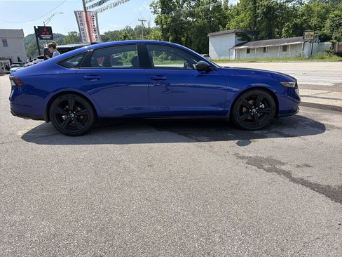 Used 2024 Honda Accord Sport image 3