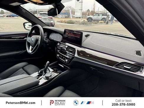 Used 2023 BMW 530i xDrive w/ Premium Package image 18