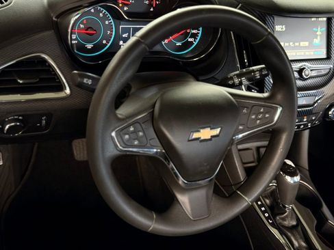 Used 2017 Chevrolet Cruze LT w/ Convenience Package FWD image 33