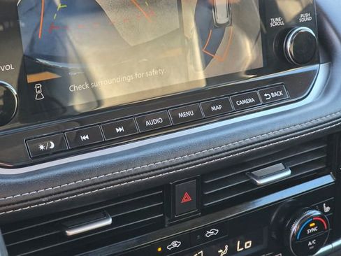 Used 2023 Nissan Rogue SL w/ SL Premium Package image 33