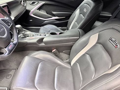 Used 2016 Chevrolet Camaro SS RWD image 10