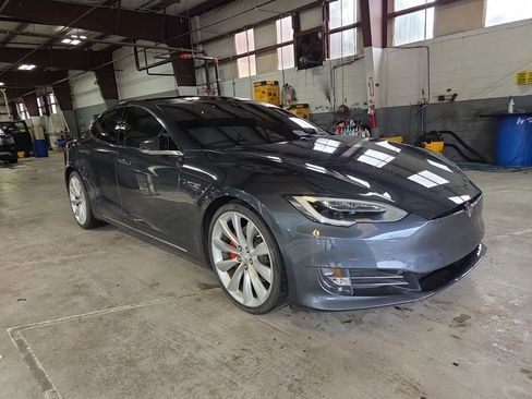 Used 2016 Tesla Model S P90D image 3