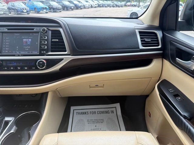 Used 2015 Toyota Highlander Limited AWD/4WD image 24