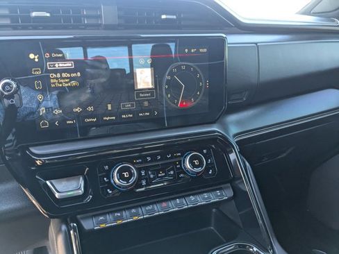 Used 2024 GMC Sierra 1500 AT4X image 13