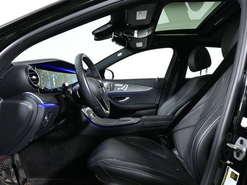 Used 2021 Mercedes-Benz E 350 4MATIC Sedan image 3