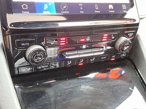 Certified 2021 Jeep Grand Cherokee L Limited w/ Trailer Tow Group (B) image 17