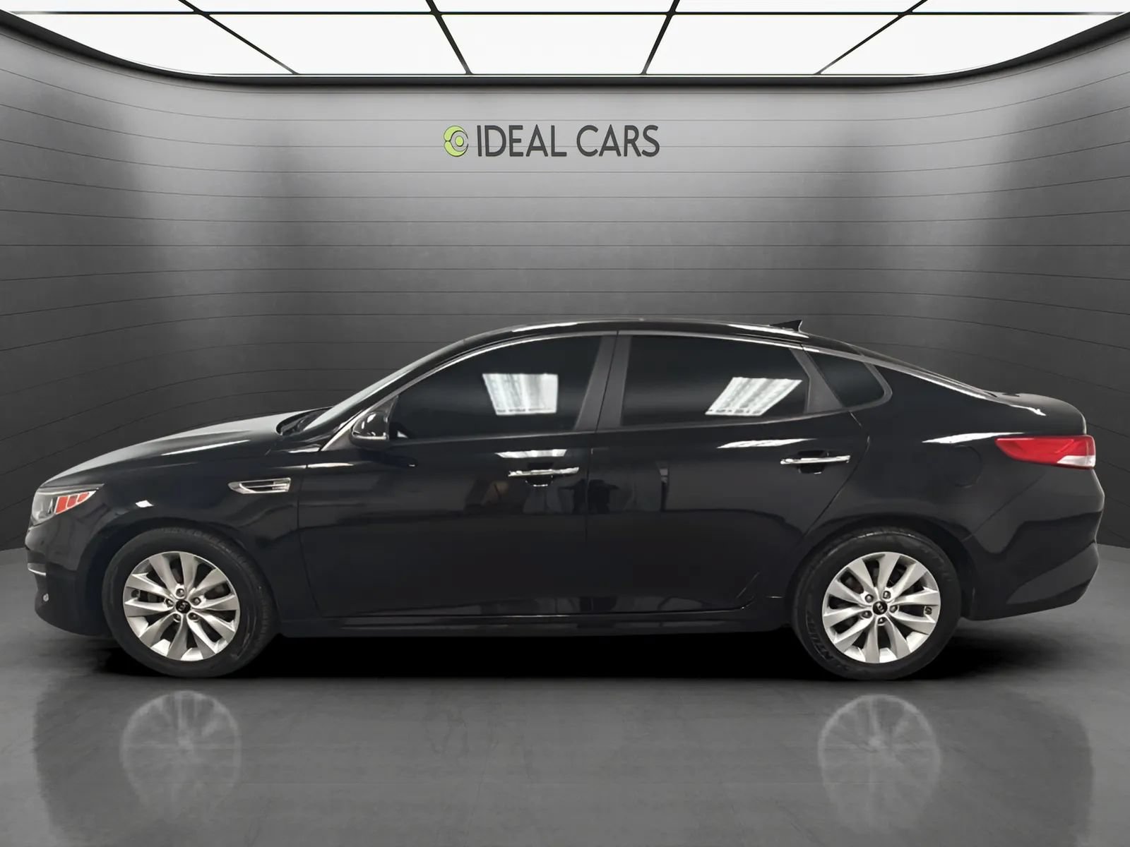 Used 2018 Kia Optima EX w/ Premium Package FWD image 8