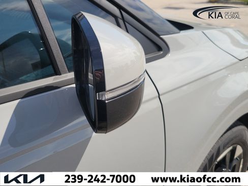 New 2026 Kia Carnival EX FWD image 7
