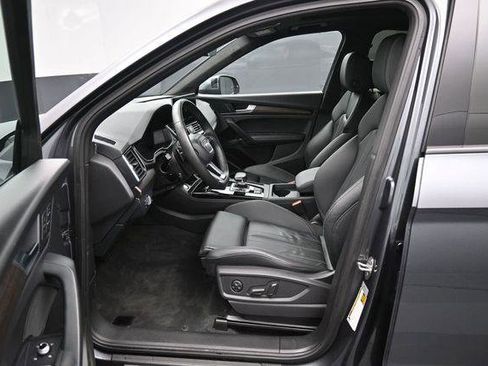 Used 2023 Audi Q5 2.0T Premium Plus w/ Premium Plus Package AWD/4WD image 9