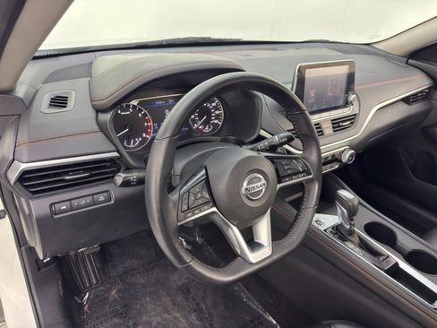 Used 2019 Nissan Altima 2.5 SR w/ SR Premium Package image 13