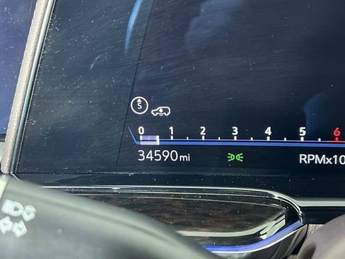 Certified 2024 Cadillac Escalade ESV Sport Platinum image 12