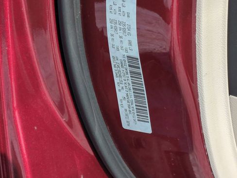 Used 2017 Chrysler Pacifica Touring-L image 38