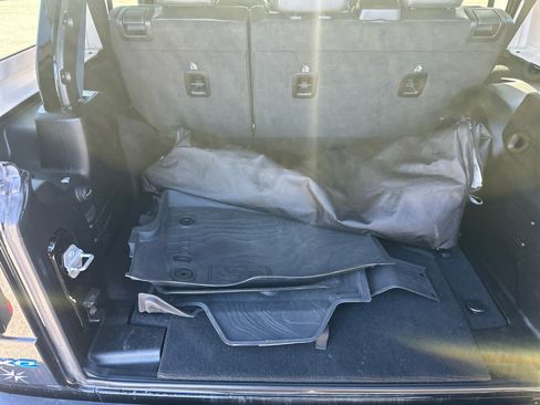 Used 2022 Jeep Wrangler Unlimited Sahara w/ Cold Weather Group image 36