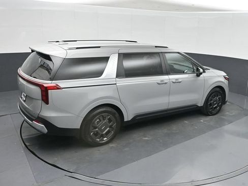 Used 2025 Kia Carnival EX FWD image 43